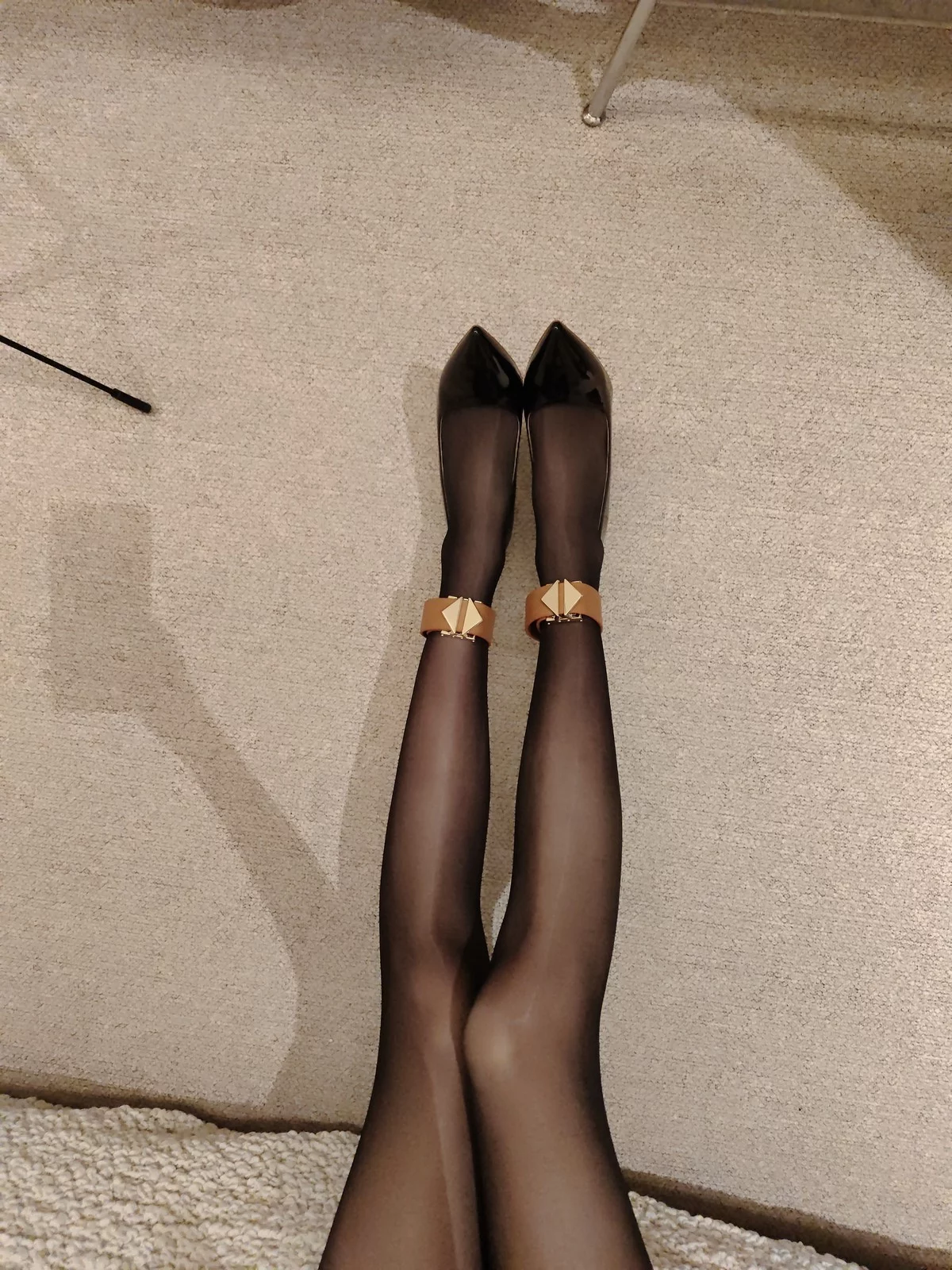网络美女许岚LAN束缚黑丝主题性感白T配黑短裙露超薄黑丝情趣捆绑诱惑写真61P