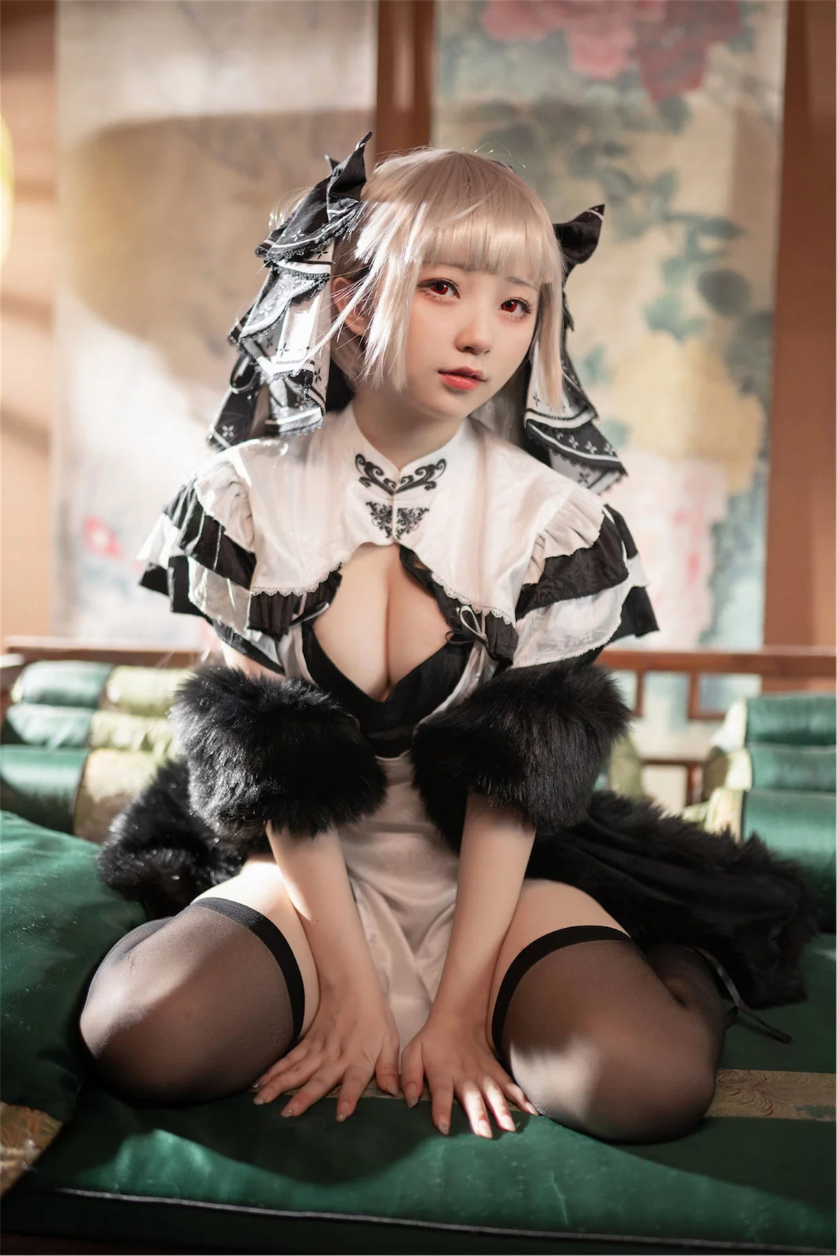 网络美女花铃可畏旗袍主题性感黑白高开旗袍配黑丝袜秀翘臀美腿迷人诱惑写真83P