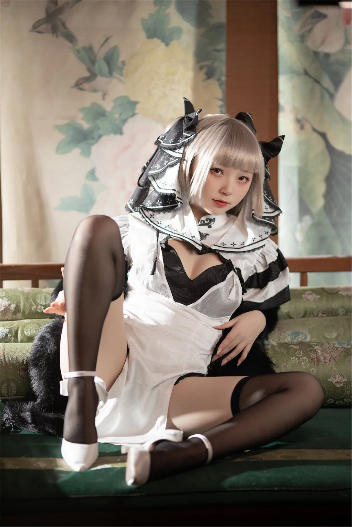 网络美女花铃可畏旗袍主题性感黑白高开旗袍配黑丝袜秀翘臀美腿迷人诱惑写真83P