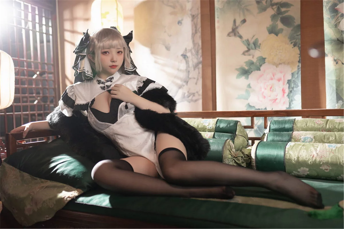 网络美女花铃可畏旗袍主题性感黑白高开旗袍配黑丝袜秀翘臀美腿迷人诱惑写真83P