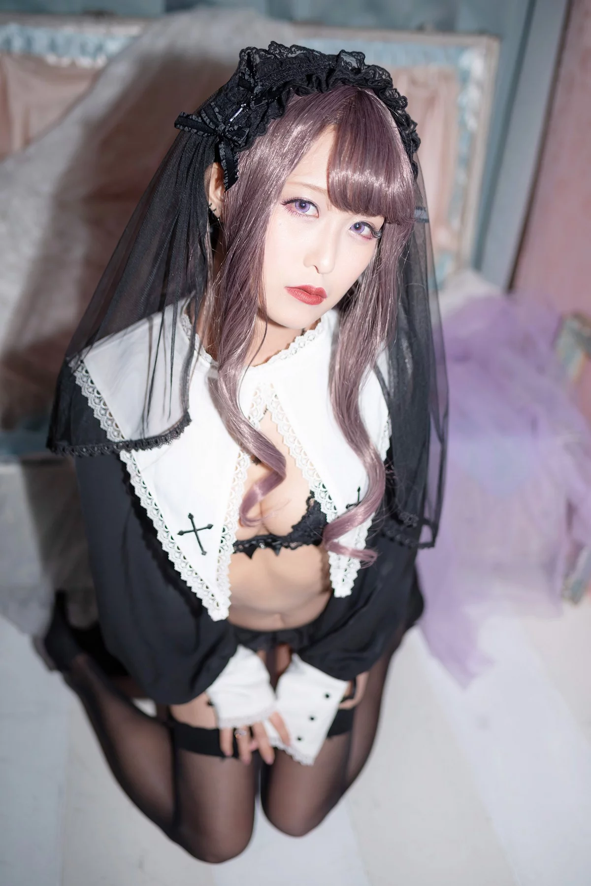 Coser美女月城委員会黑暗修女主题性感黑色蕾丝内衣配黑丝吊袜秀翘臀诱惑写真250P