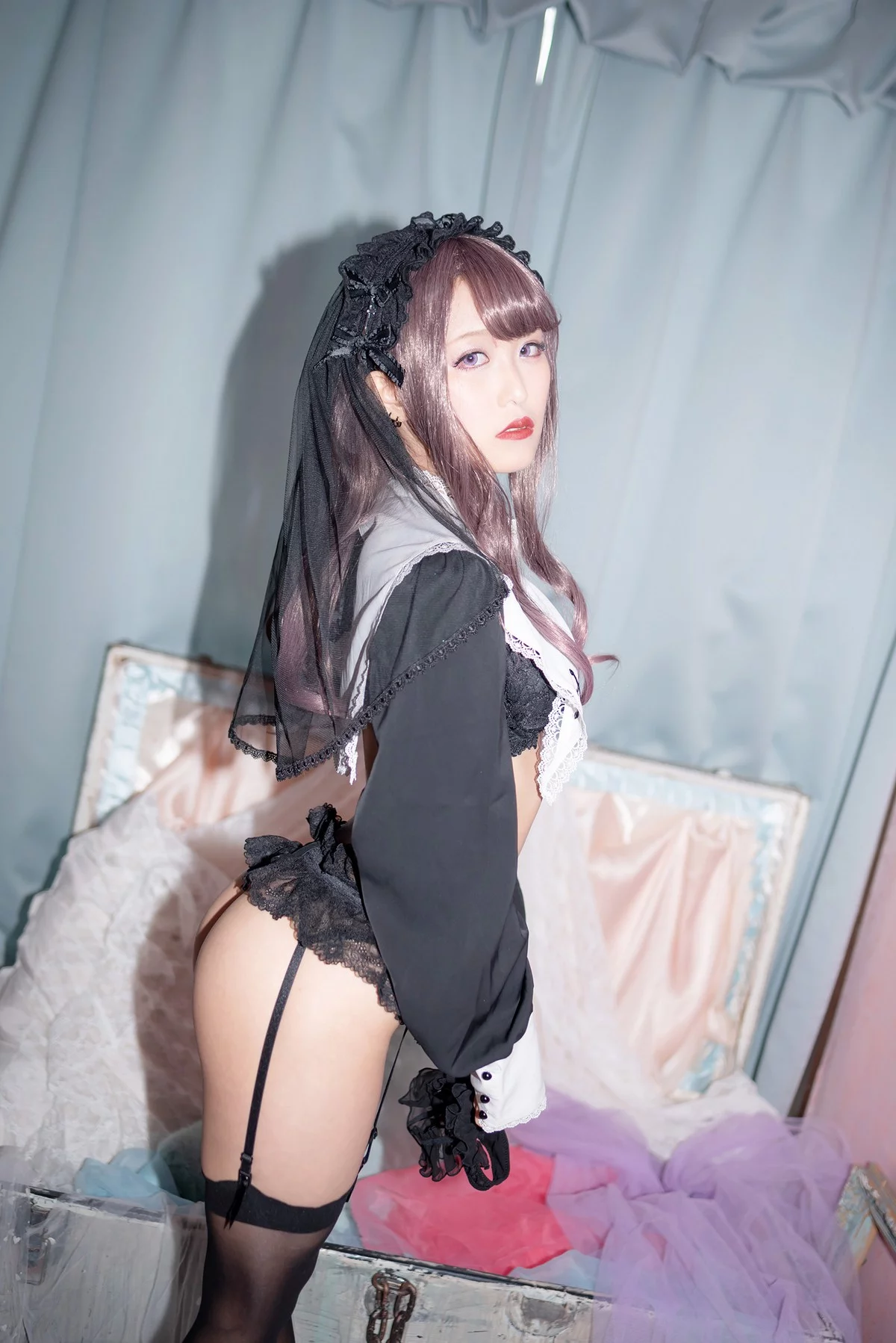Coser美女月城委員会黑暗修女主题性感黑色蕾丝内衣配黑丝吊袜秀翘臀诱惑写真250P