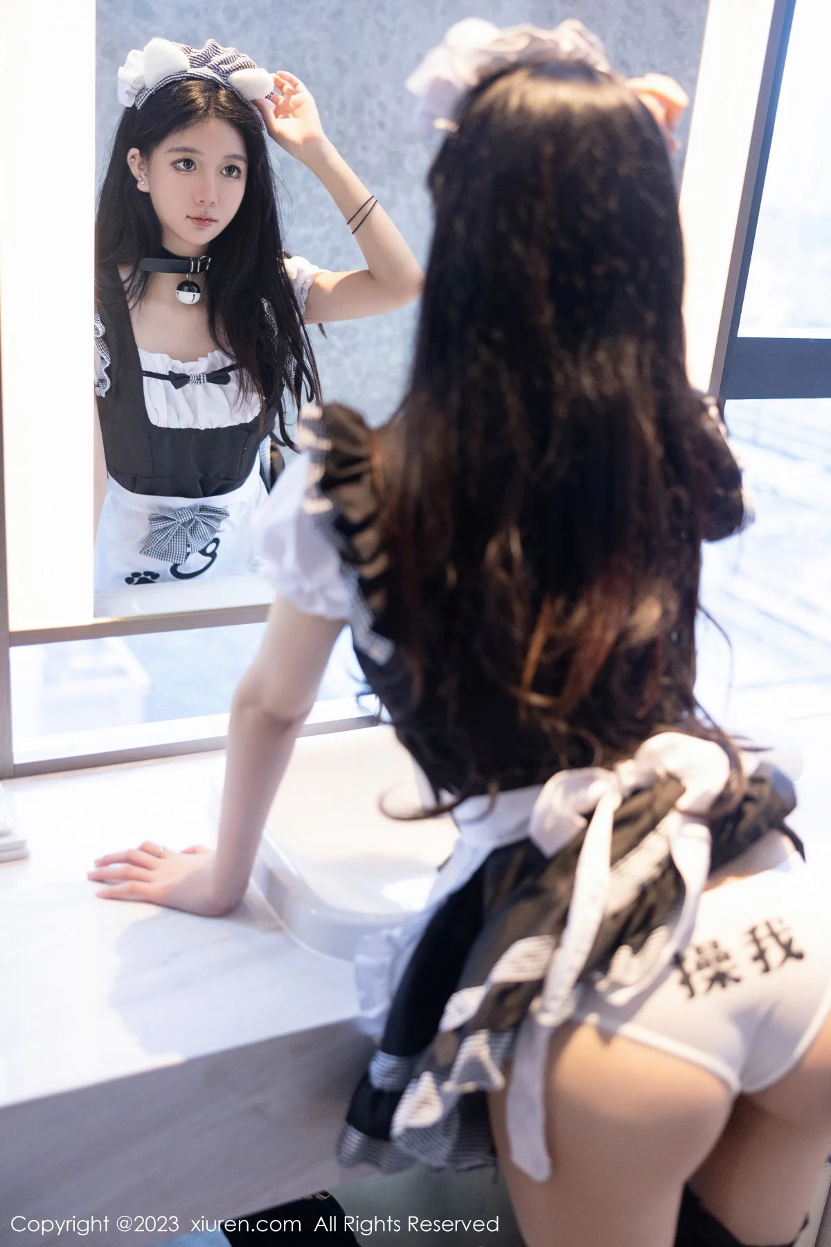 XiuRen第7237期_模特幼幼性感白黑色女仆服配超薄黑丝秀完美身材迷人诱惑写真103P