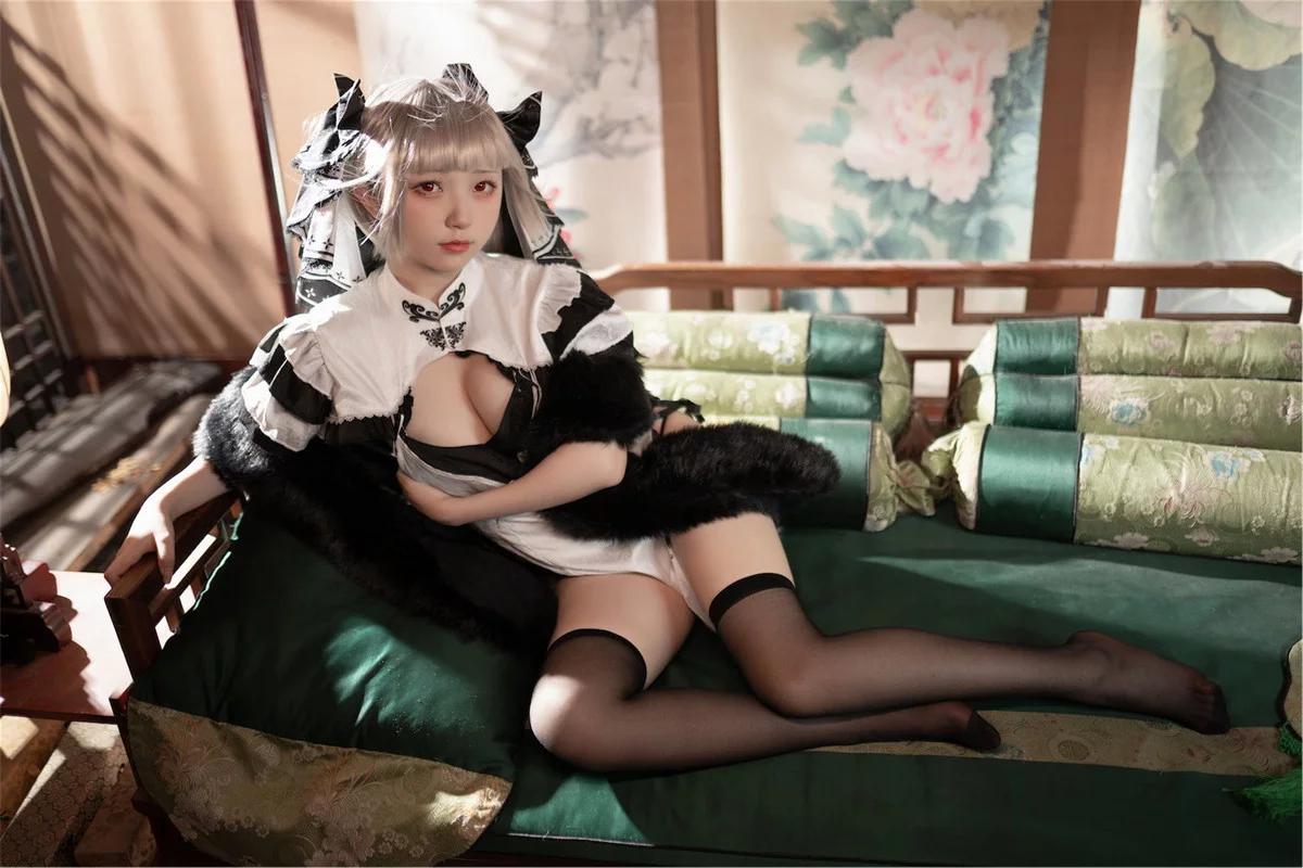 网络美女花铃可畏旗袍主题性感黑白高开旗袍配黑丝袜秀翘臀美腿迷人诱惑写真83P