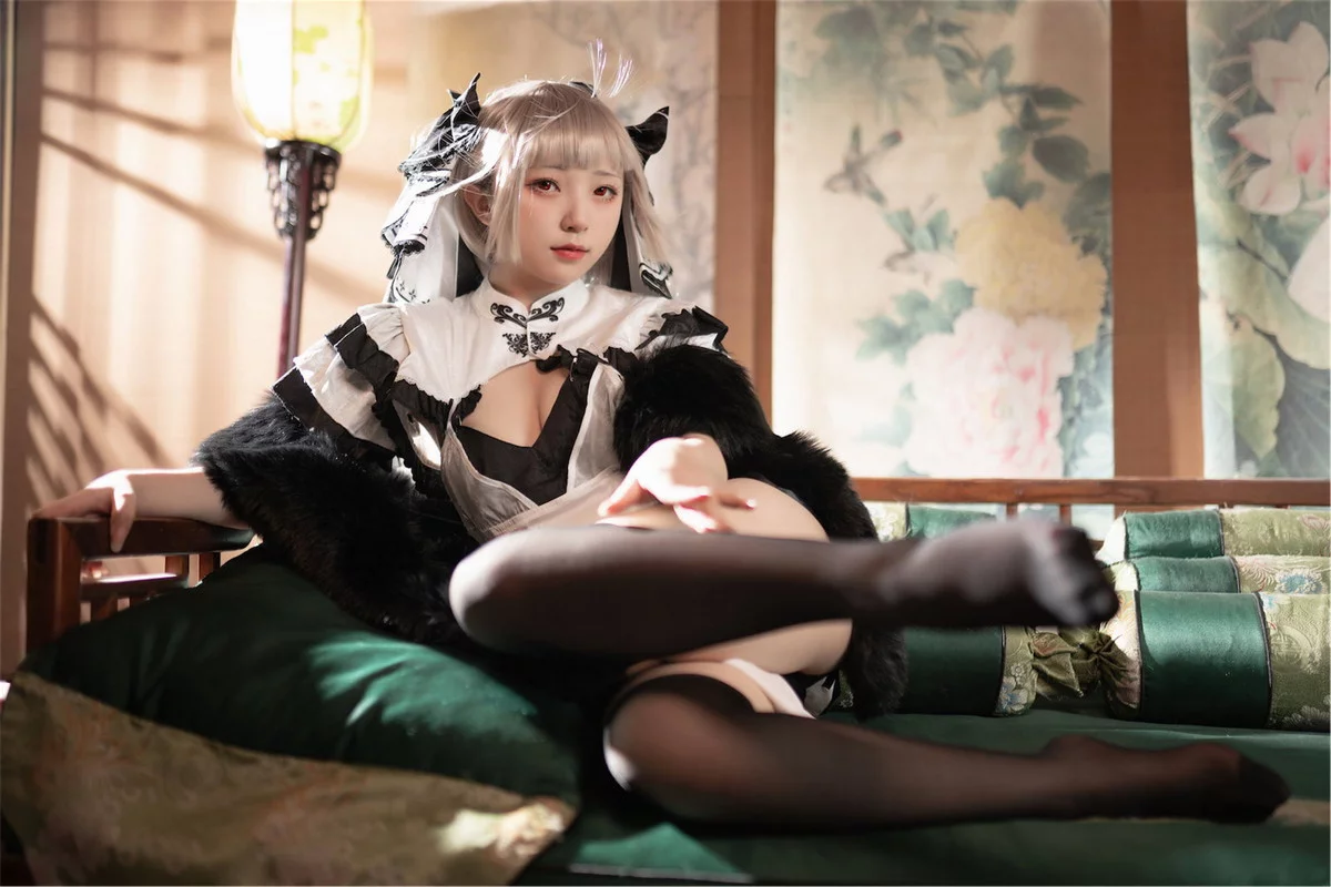 网络美女花铃可畏旗袍主题性感黑白高开旗袍配黑丝袜秀翘臀美腿迷人诱惑写真83P