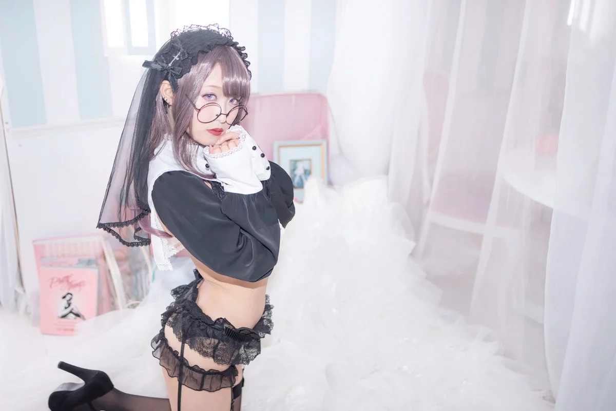 Coser美女月城委員会黑暗修女主题性感黑色蕾丝内衣配黑丝吊袜秀翘臀诱惑写真250P