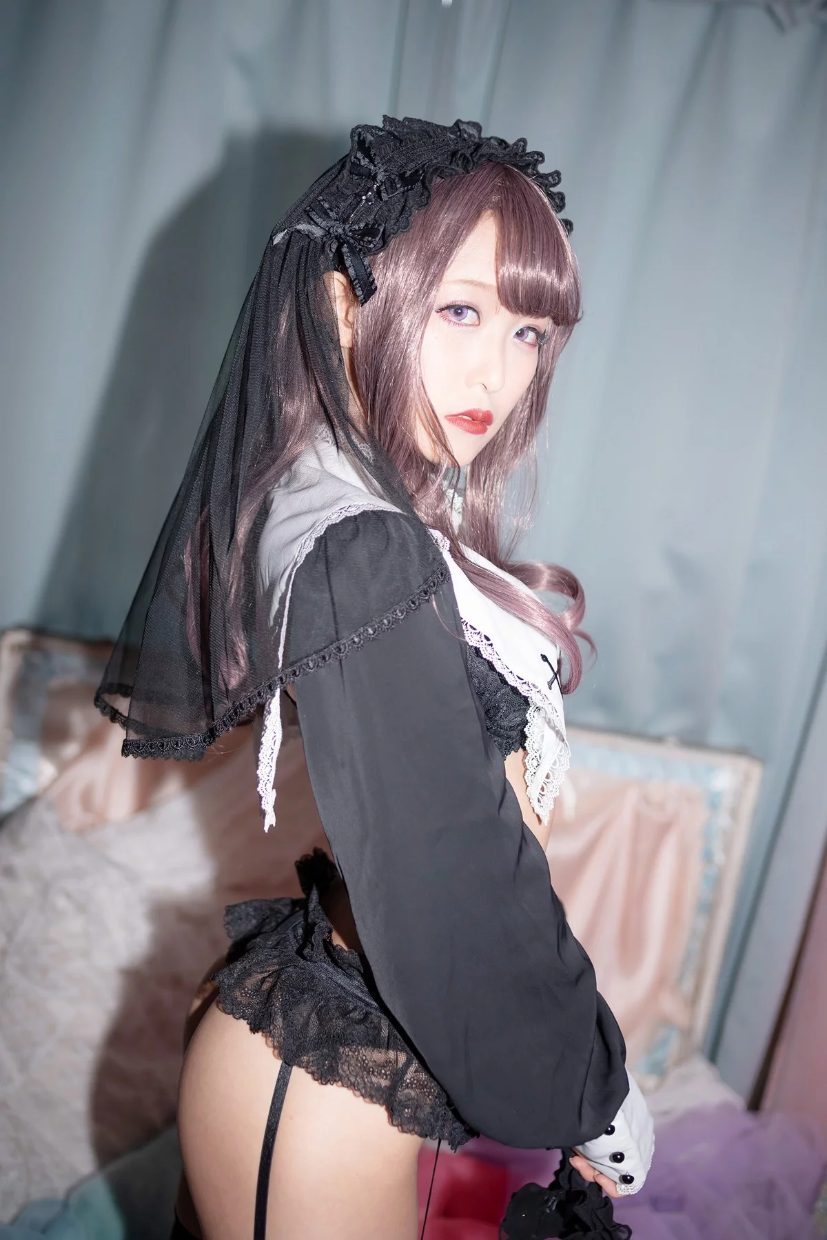 Coser美女月城委員会黑暗修女主题性感黑色蕾丝内衣配黑丝吊袜秀翘臀诱惑写真250P