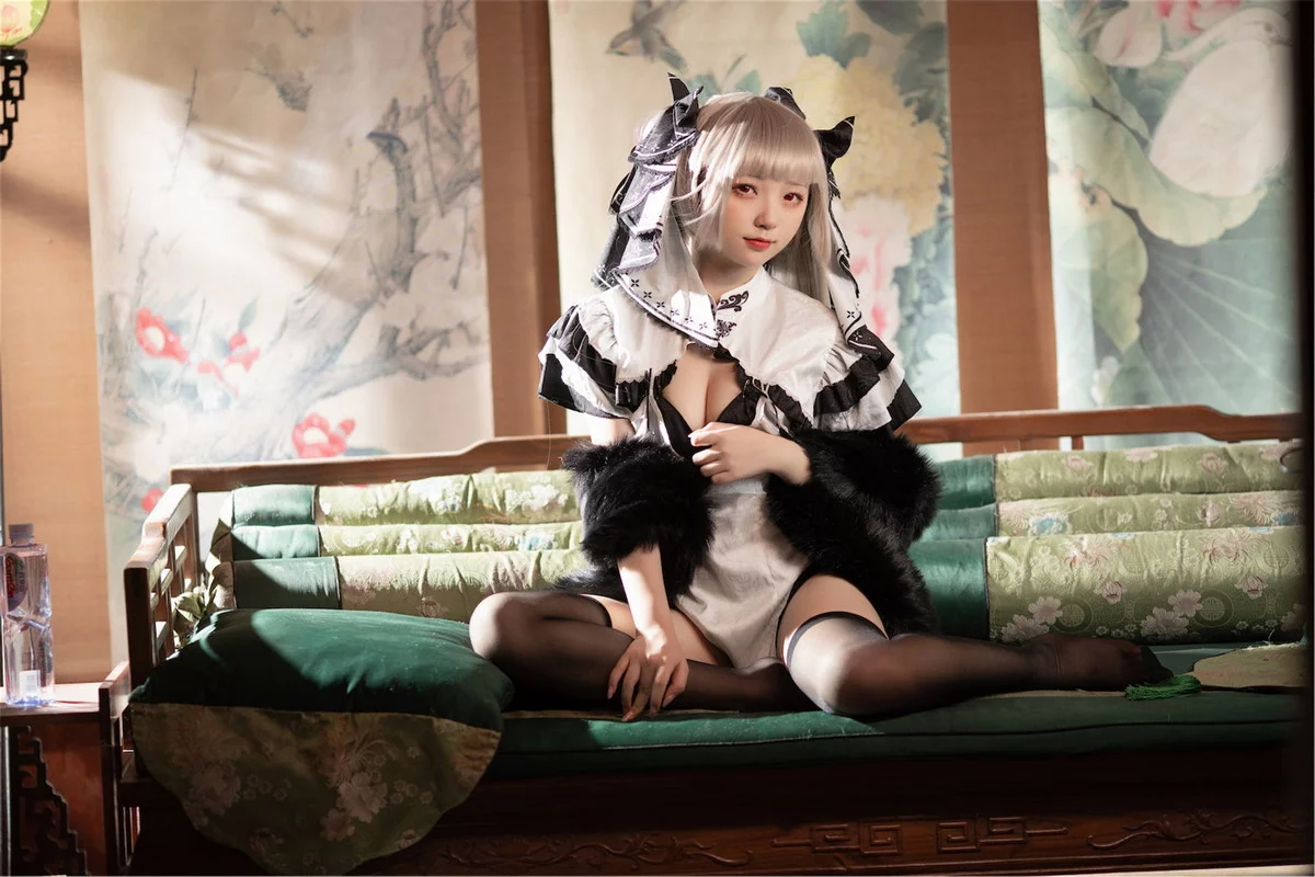 网络美女花铃可畏旗袍主题性感黑白高开旗袍配黑丝袜秀翘臀美腿迷人诱惑写真83P
