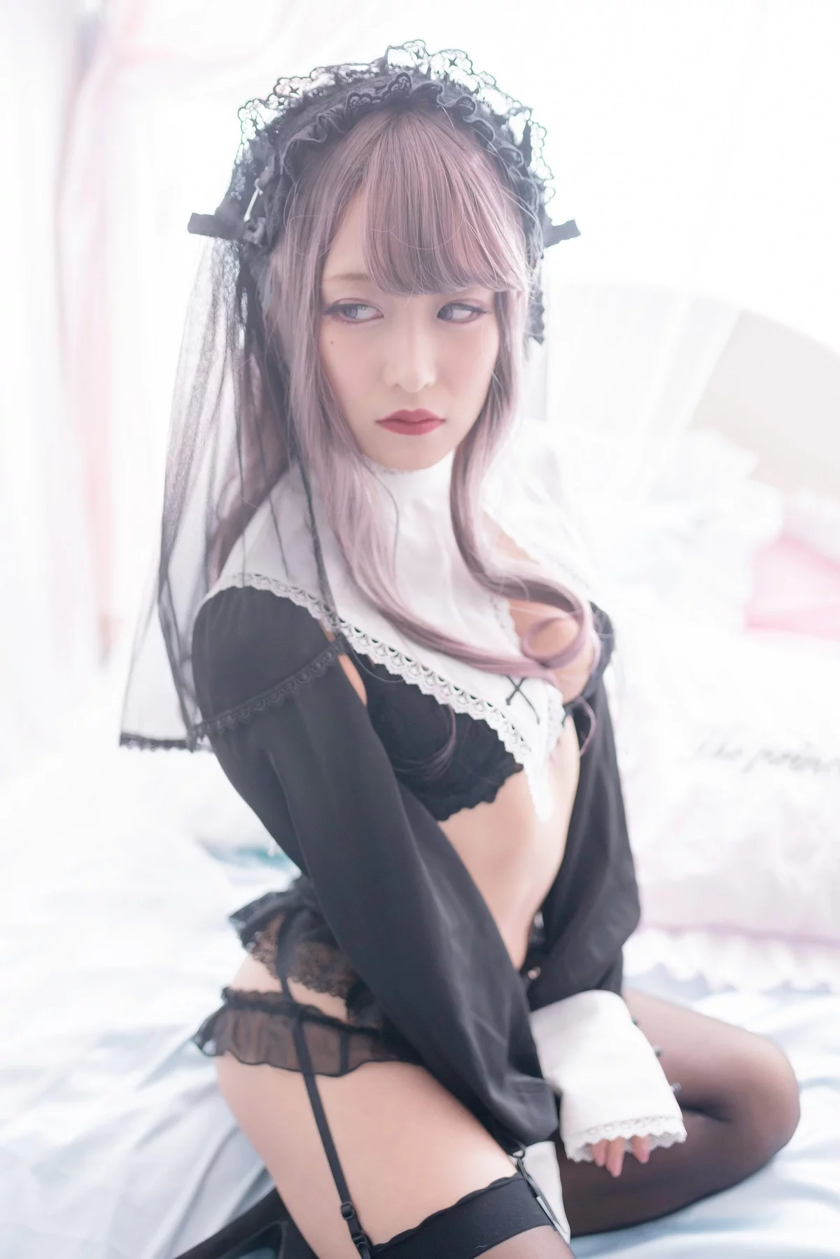 Coser美女月城委員会黑暗修女主题性感黑色蕾丝内衣配黑丝吊袜秀翘臀诱惑写真250P