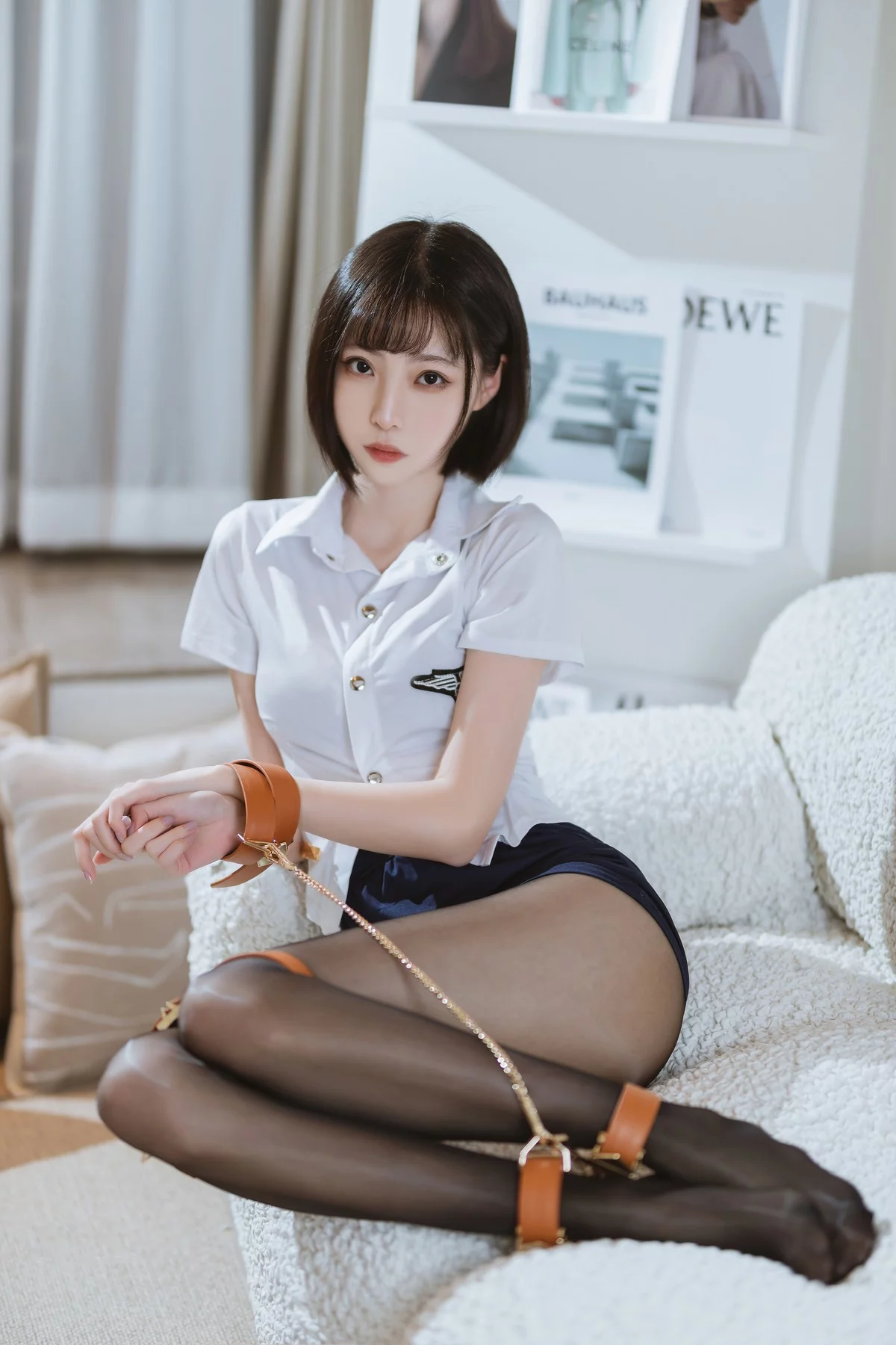 网络美女许岚LAN束缚黑丝主题性感白T配黑短裙露超薄黑丝情趣捆绑诱惑写真61P