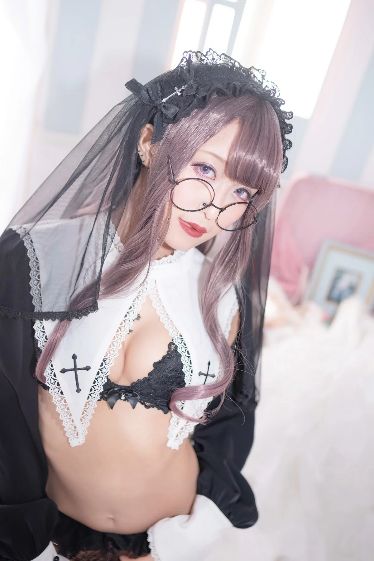 Coser美女月城委員会黑暗修女主题性感黑色蕾丝内衣配黑丝吊袜秀翘臀诱惑写真250P