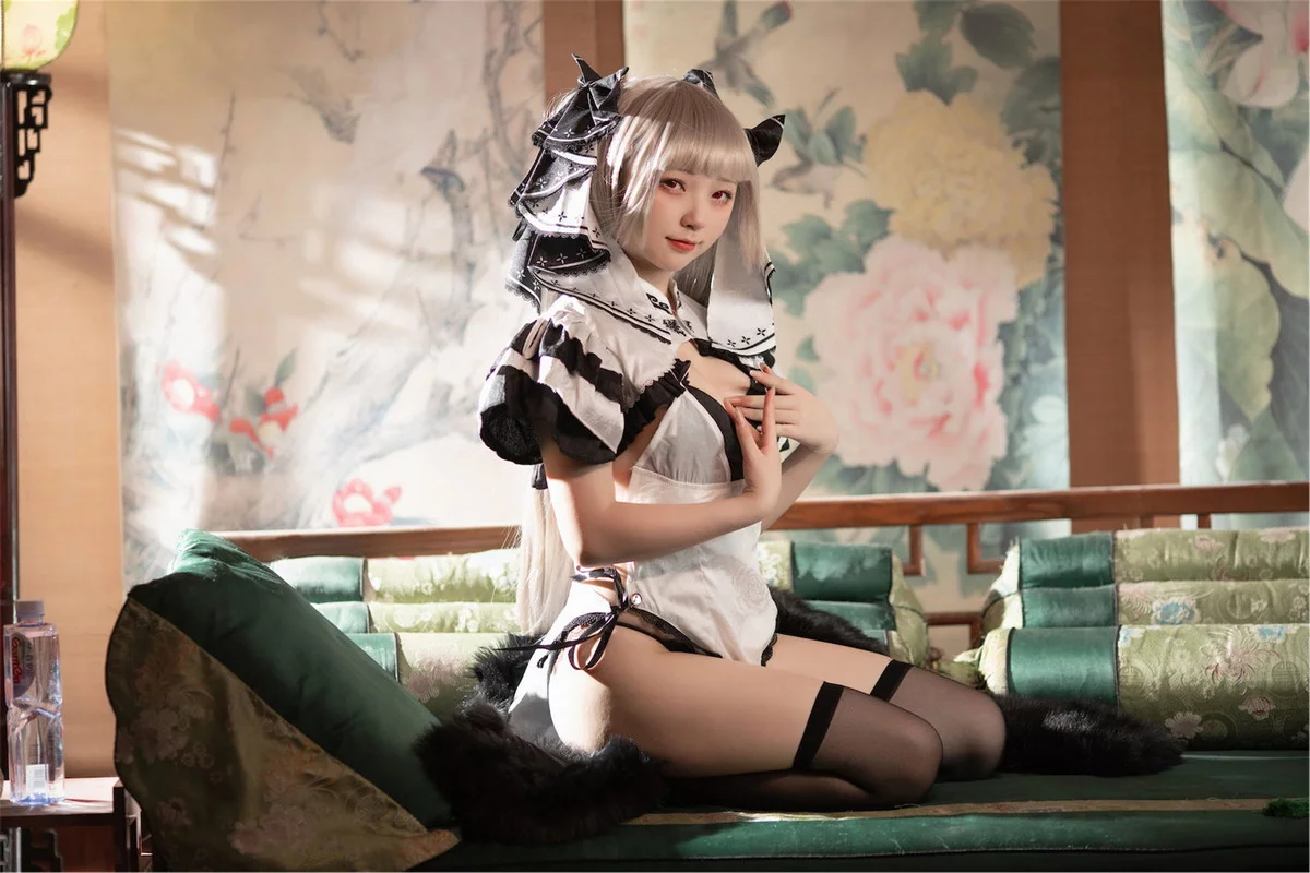 网络美女花铃可畏旗袍主题性感黑白高开旗袍配黑丝袜秀翘臀美腿迷人诱惑写真83P
