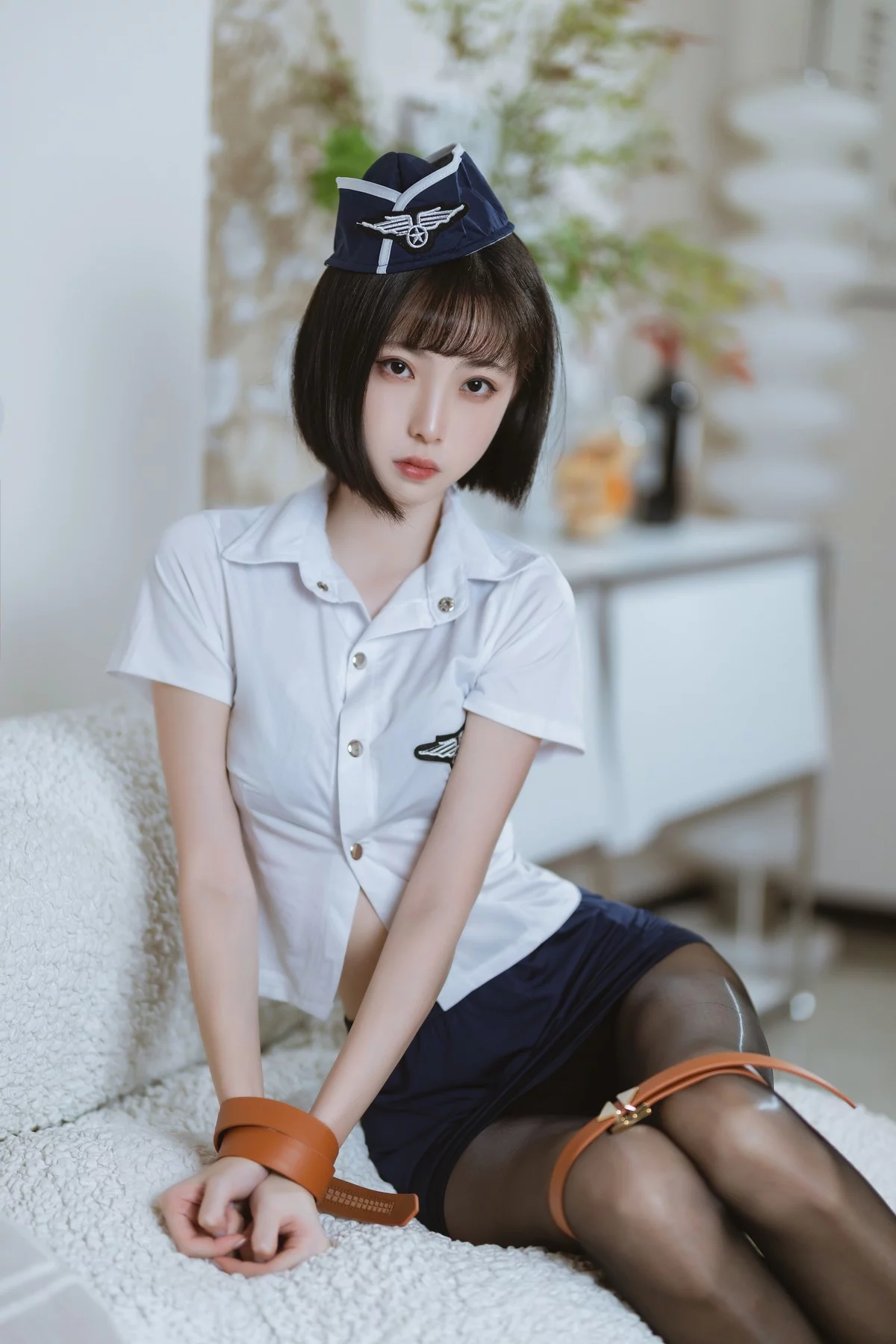 网络美女许岚LAN束缚黑丝主题性感白T配黑短裙露超薄黑丝情趣捆绑诱惑写真61P