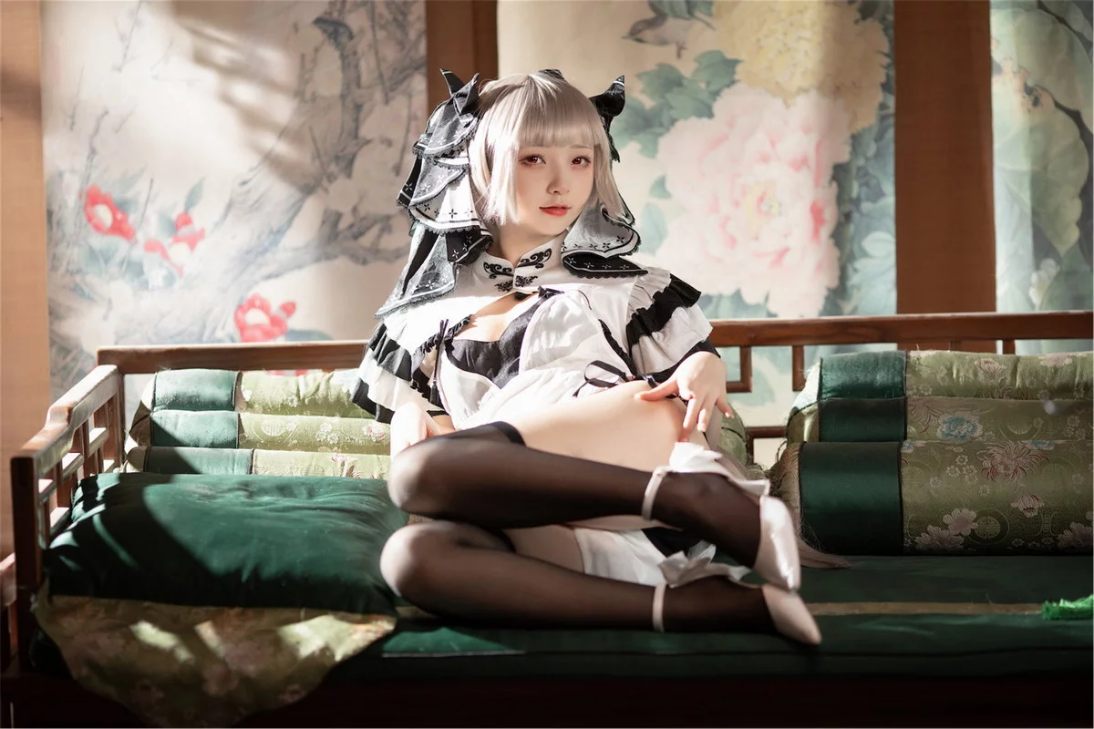 网络美女花铃可畏旗袍主题性感黑白高开旗袍配黑丝袜秀翘臀美腿迷人诱惑写真83P
