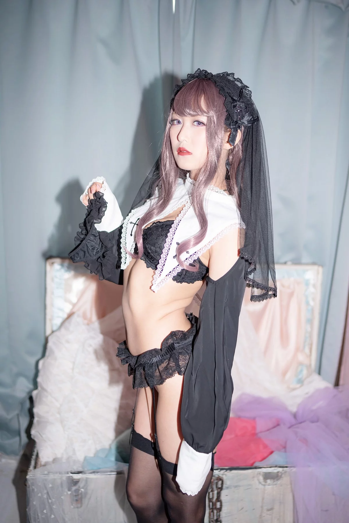 Coser美女月城委員会黑暗修女主题性感黑色蕾丝内衣配黑丝吊袜秀翘臀诱惑写真250P