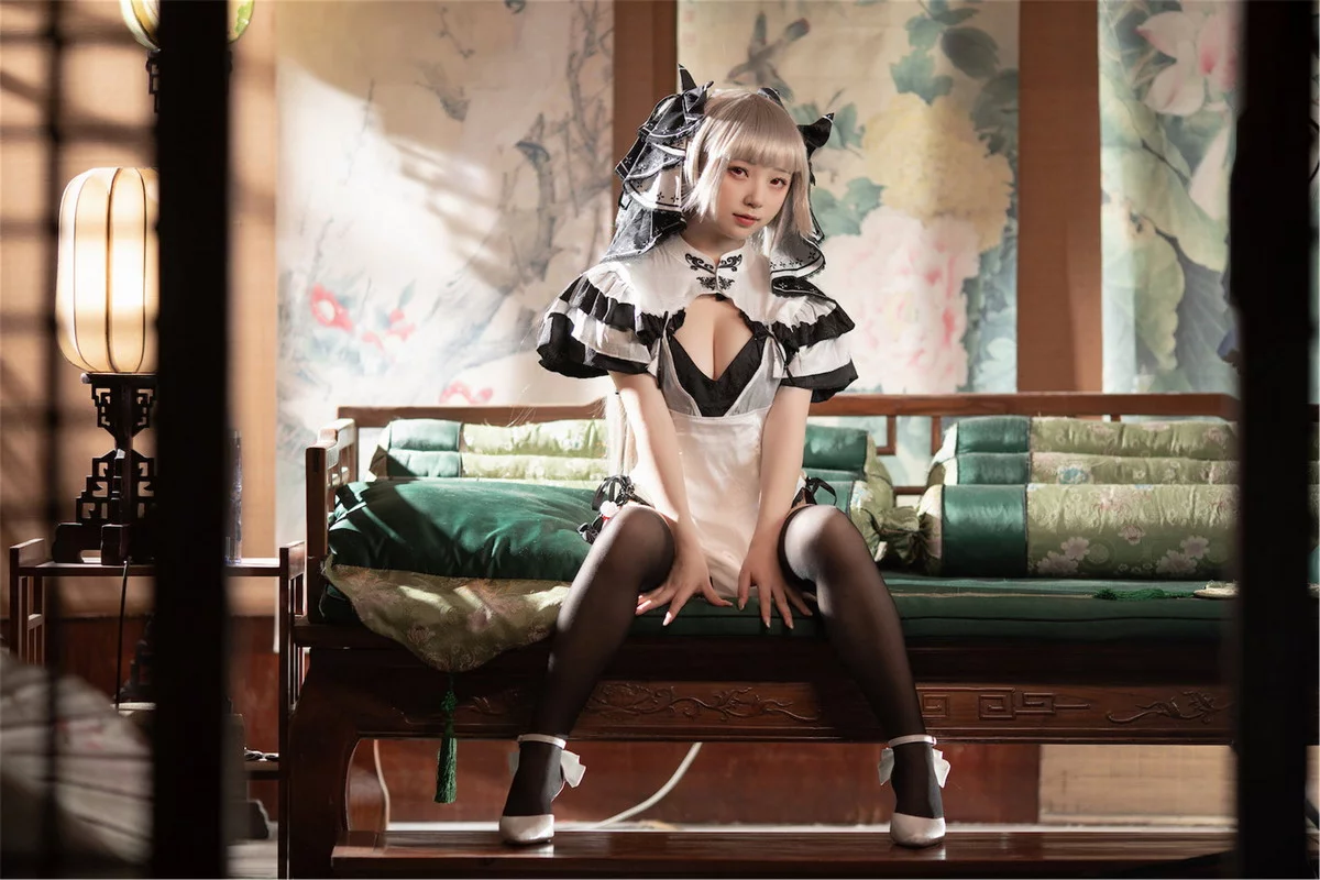 网络美女花铃可畏旗袍主题性感黑白高开旗袍配黑丝袜秀翘臀美腿迷人诱惑写真83P