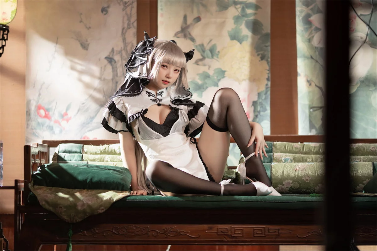 网络美女花铃可畏旗袍主题性感黑白高开旗袍配黑丝袜秀翘臀美腿迷人诱惑写真83P