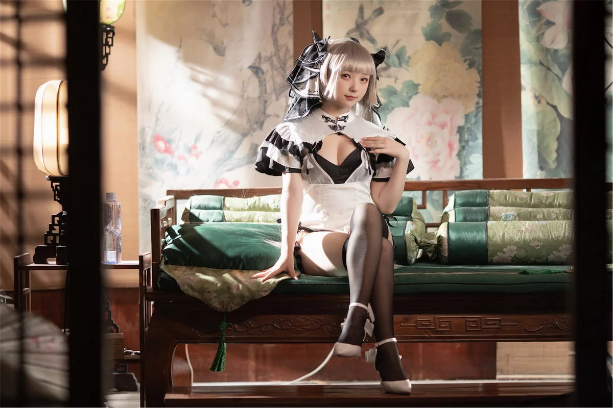 网络美女花铃可畏旗袍主题性感黑白高开旗袍配黑丝袜秀翘臀美腿迷人诱惑写真83P