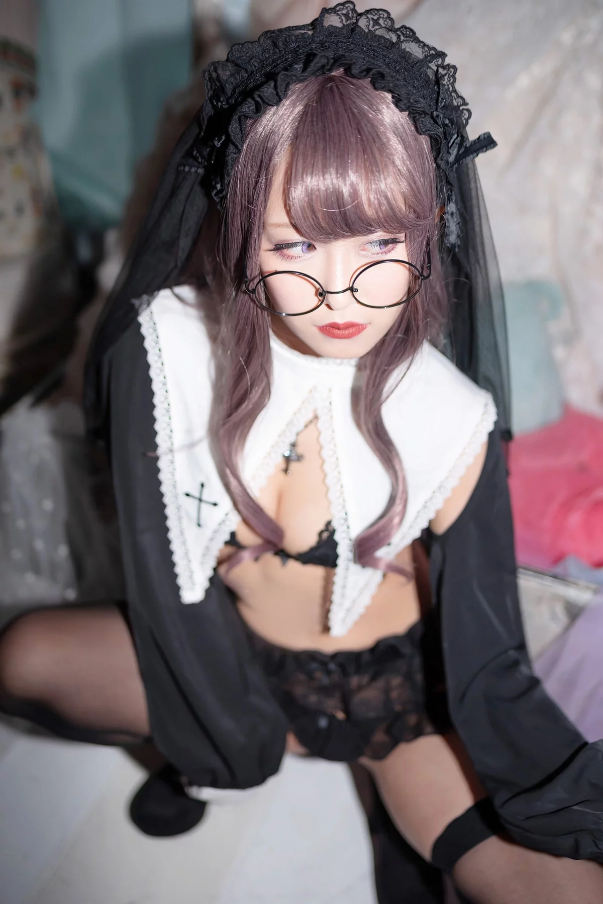 Coser美女月城委員会黑暗修女主题性感黑色蕾丝内衣配黑丝吊袜秀翘臀诱惑写真250P