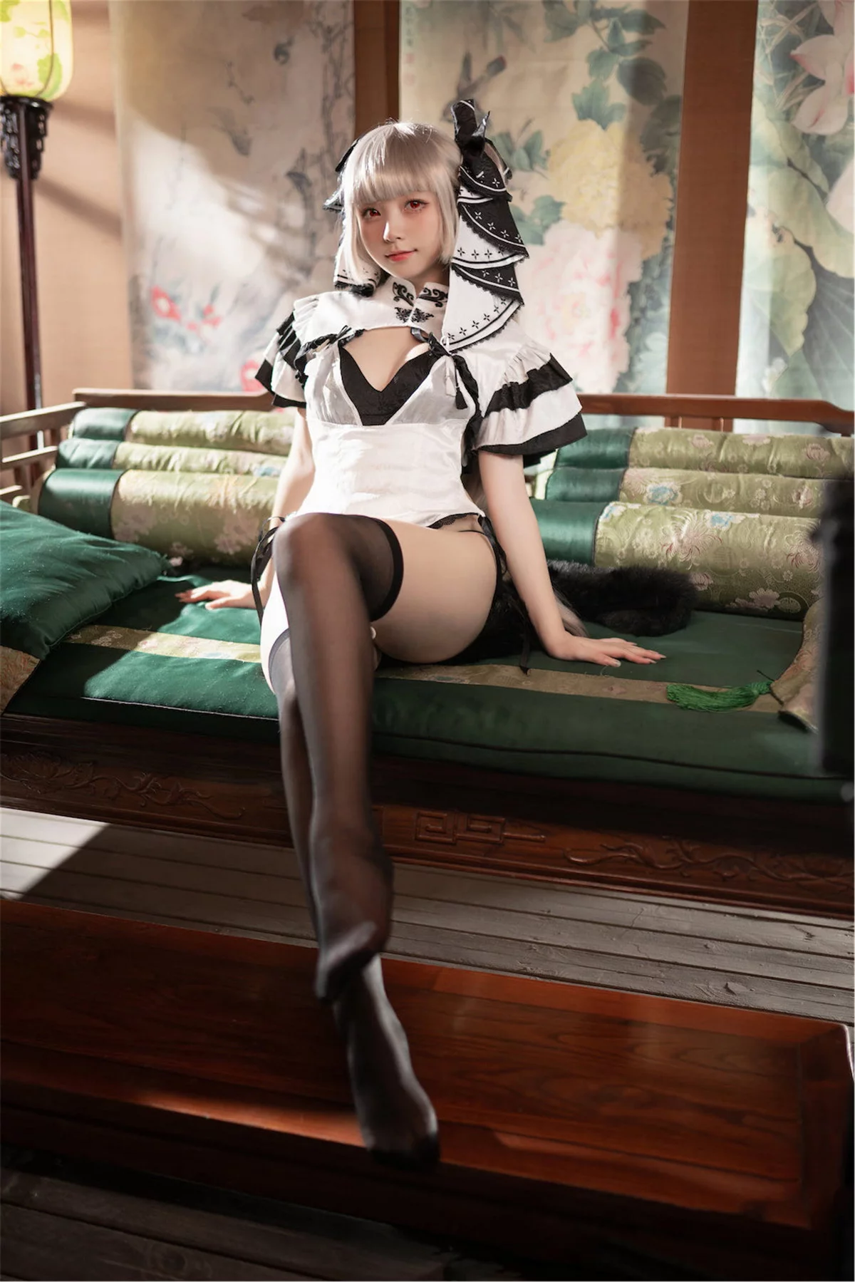网络美女花铃可畏旗袍主题性感黑白高开旗袍配黑丝袜秀翘臀美腿迷人诱惑写真83P