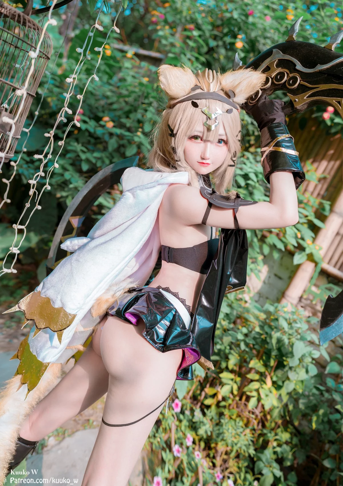越南妹子KuukoW-Honkai Impact 3rd主题性感黑色服饰露黑色内衣半脱诱惑写真39P