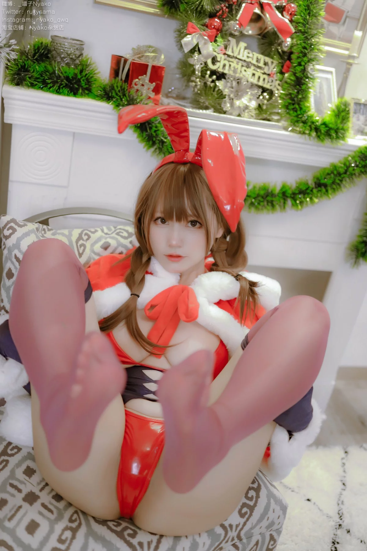 网络美女Nyako喵子Christmas Bunny主题兔女郎装扮红色皮质内衣秀豪乳诱惑写真154P