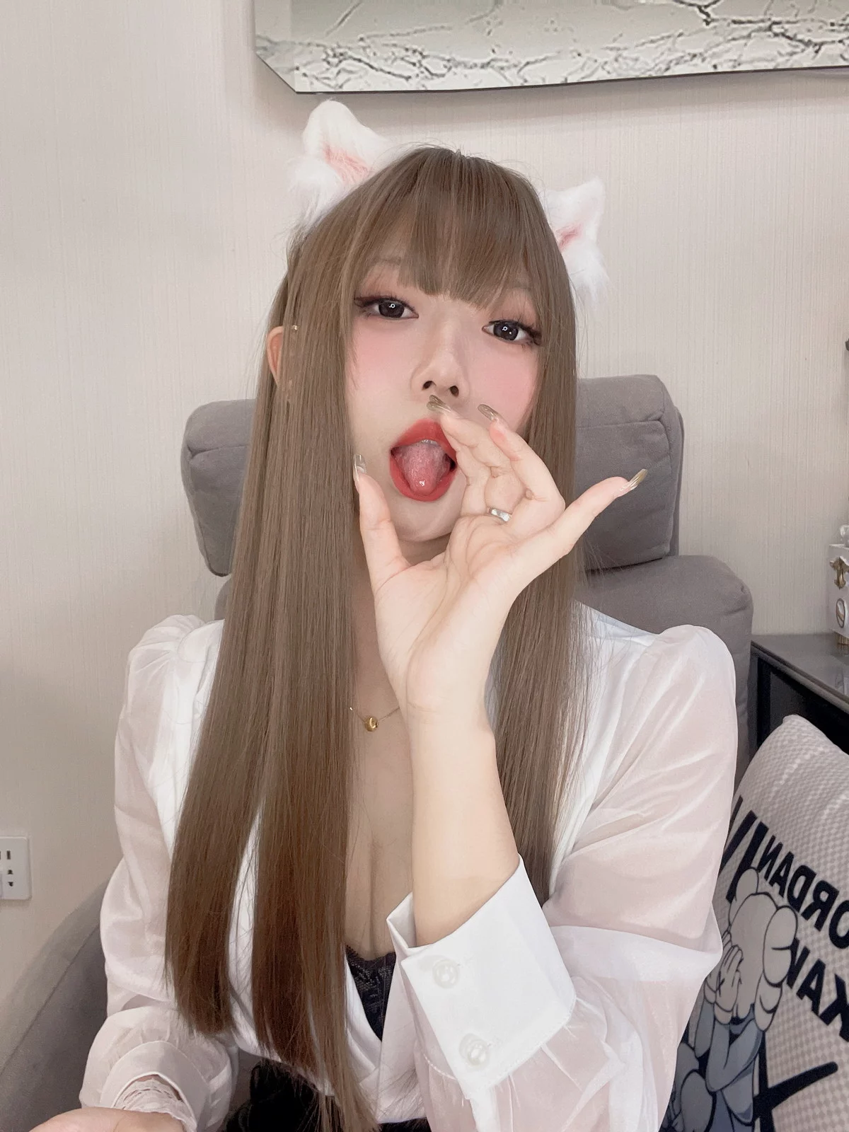 动漫博主Money冷冷OL妖精的尾巴主题黑色蕾丝内衣配红丝吊袜秀翘臀诱惑写真73P