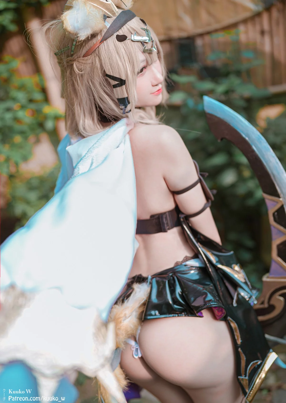 越南妹子KuukoW-Honkai Impact 3rd主题性感黑色服饰露黑色内衣半脱诱惑写真39P