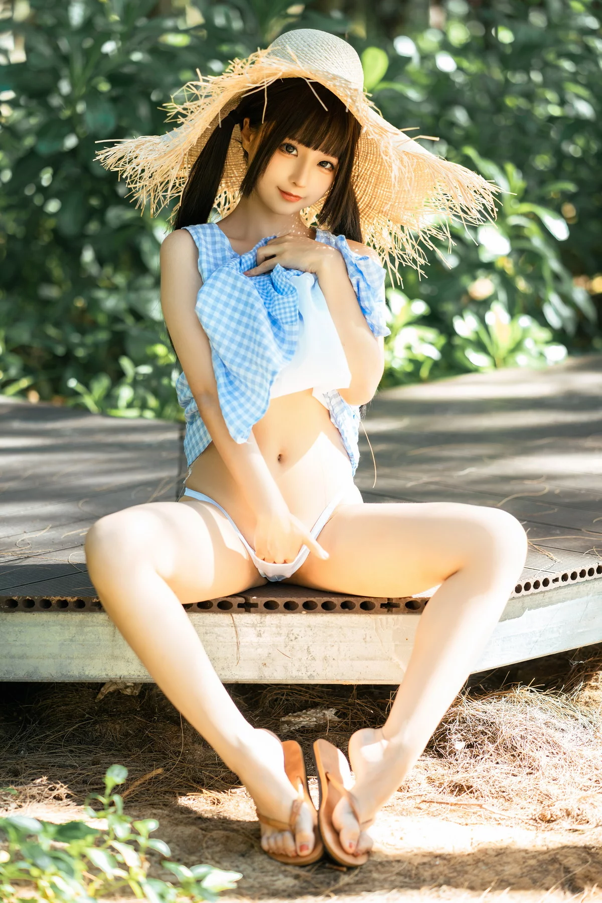动漫博主蠢沫沫漫步主题户外性感格子连衣裙半撩真空秀惹火身材诱惑写真101P