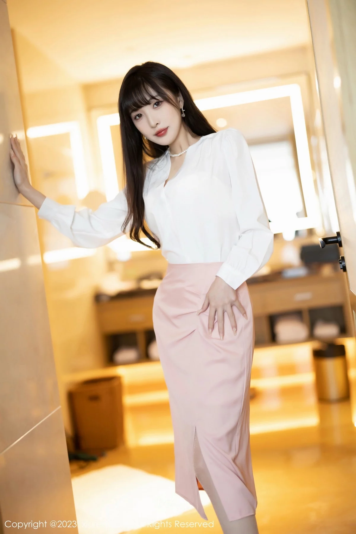 XiuRen第7147期_模特林星阑半脱露性感白色内衣配原色丝袜秀曼妙身姿诱惑写真83P