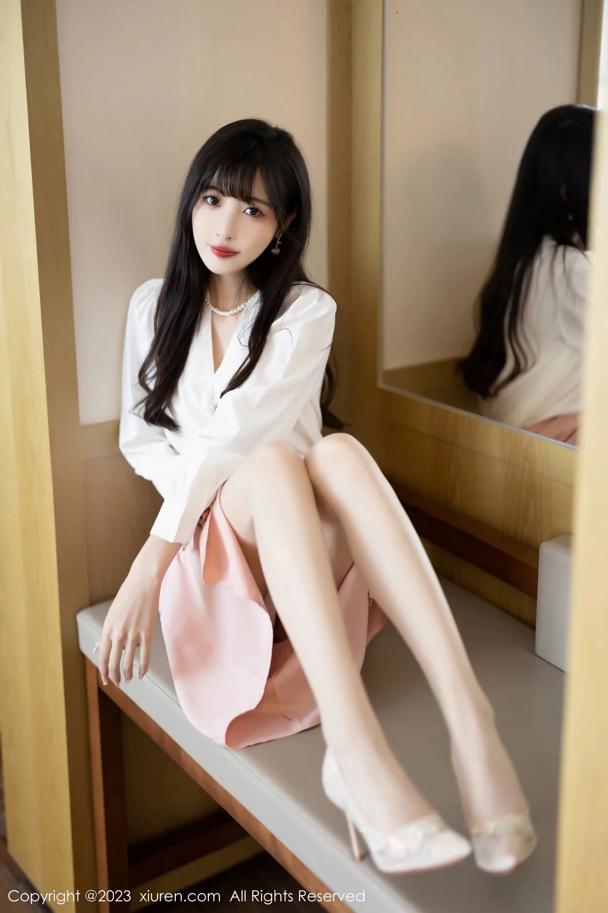 XiuRen第7147期_模特林星阑半脱露性感白色内衣配原色丝袜秀曼妙身姿诱惑写真83P