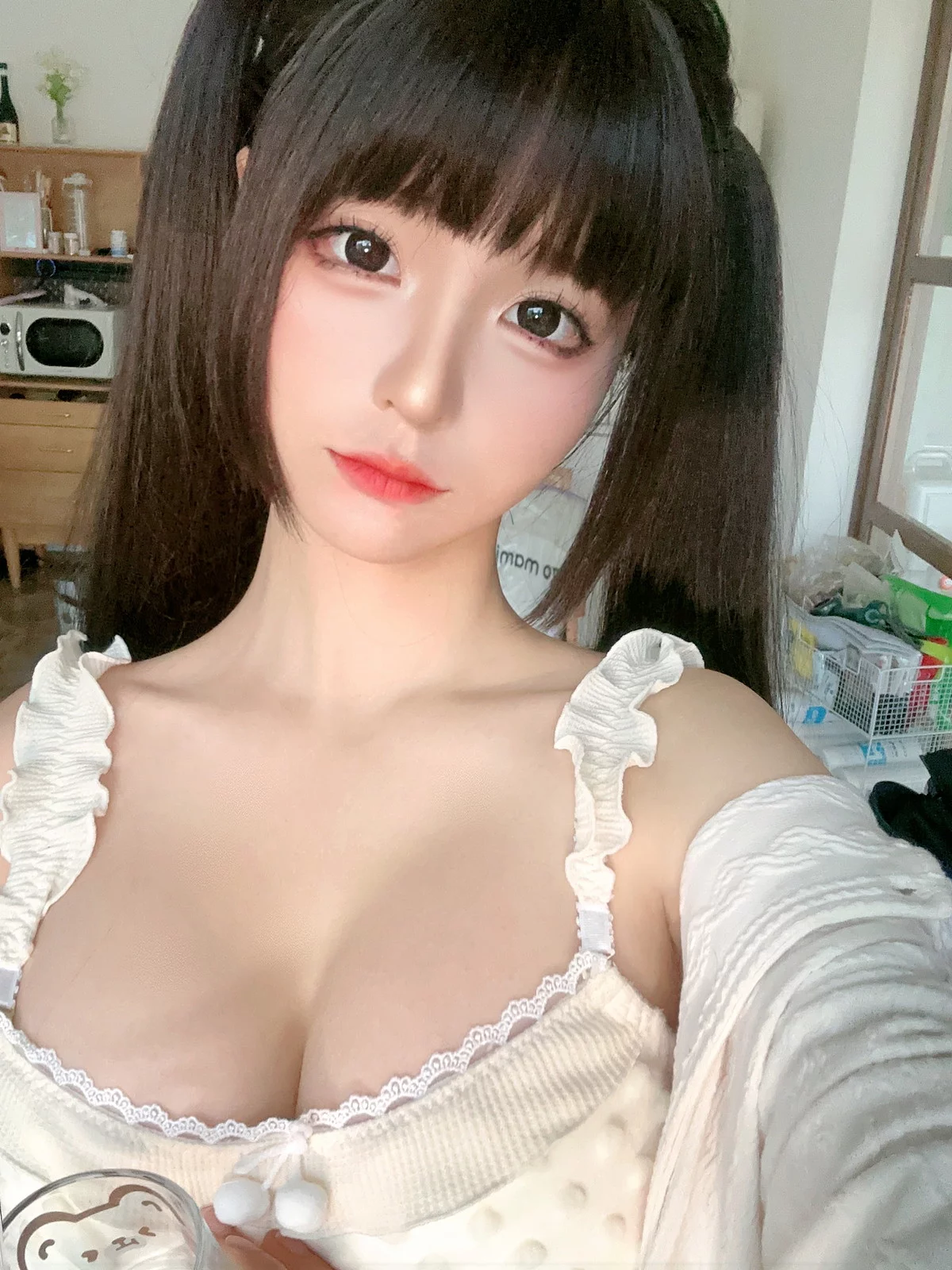 动漫博主蠢沫沫朋友圈自拍主题私房性感多套服饰系列秀丰满身材诱惑写真66P