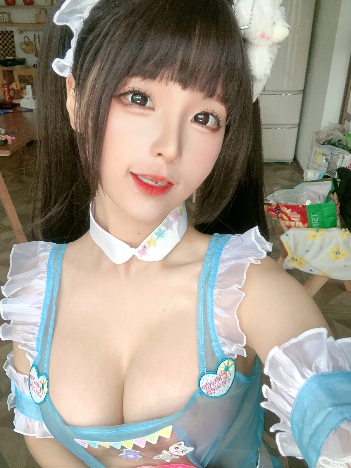 动漫博主蠢沫沫朋友圈自拍主题私房性感多套服饰系列秀丰满身材诱惑写真66P