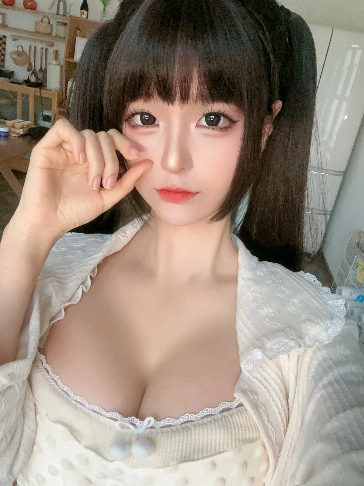 动漫博主蠢沫沫朋友圈自拍主题私房性感多套服饰系列秀丰满身材诱惑写真66P