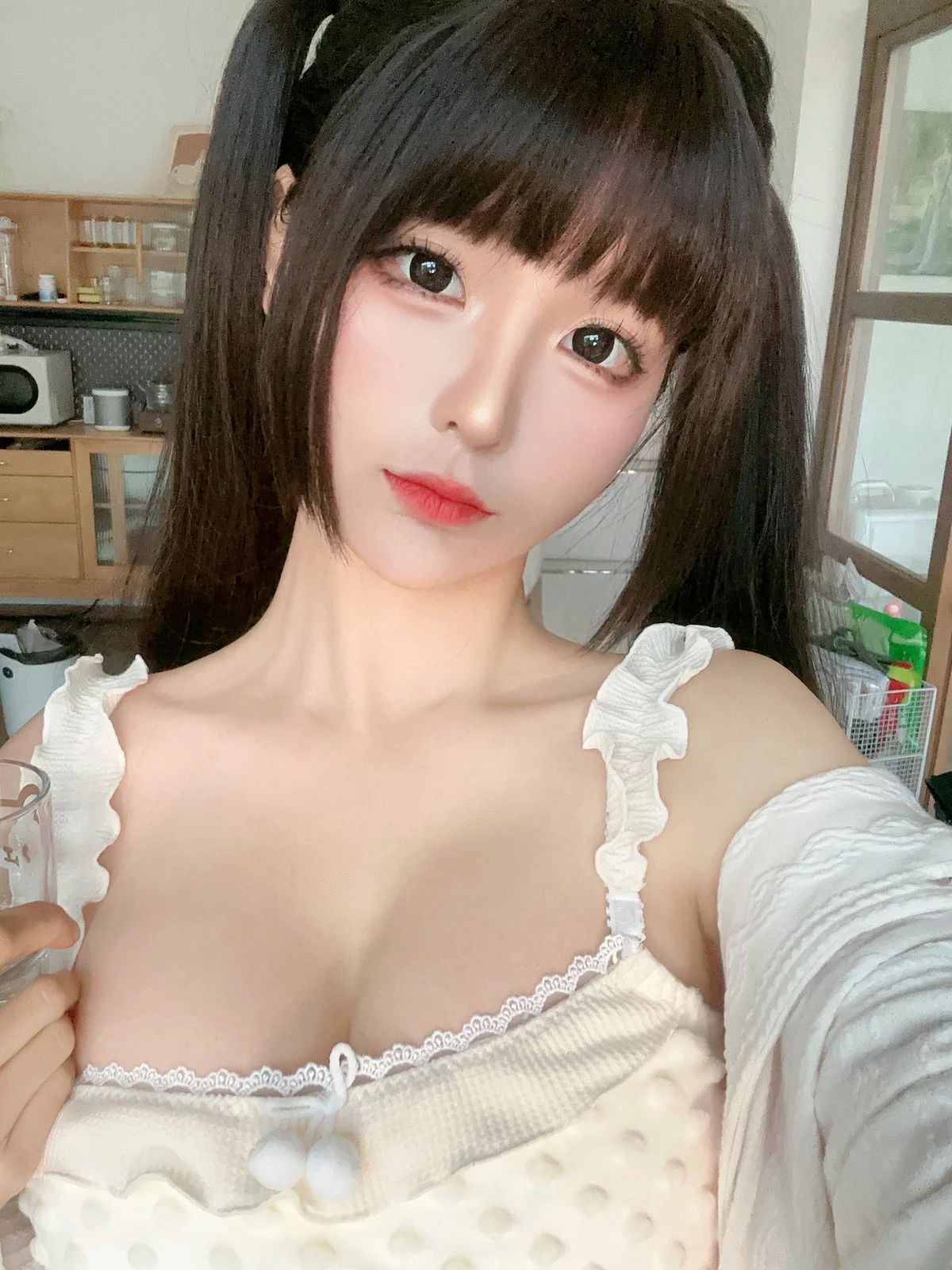 动漫博主蠢沫沫朋友圈自拍主题私房性感多套服饰系列秀丰满身材诱惑写真66P