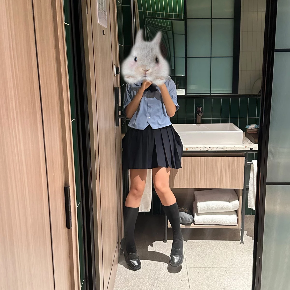 动漫博主蠢沫沫朋友圈自拍主题私房性感多套服饰系列秀丰满身材诱惑写真66P