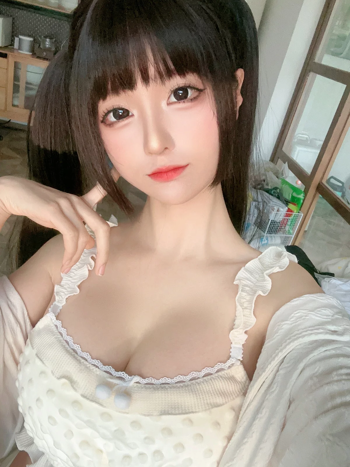 动漫博主蠢沫沫朋友圈自拍主题私房性感多套服饰系列秀丰满身材诱惑写真66P