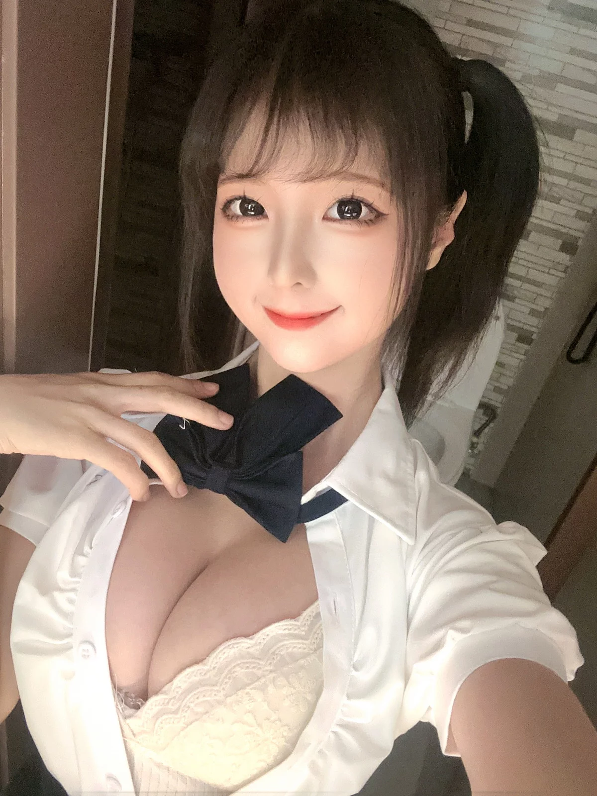 动漫博主蠢沫沫朋友圈自拍主题私房性感多套服饰系列秀丰满身材诱惑写真66P
