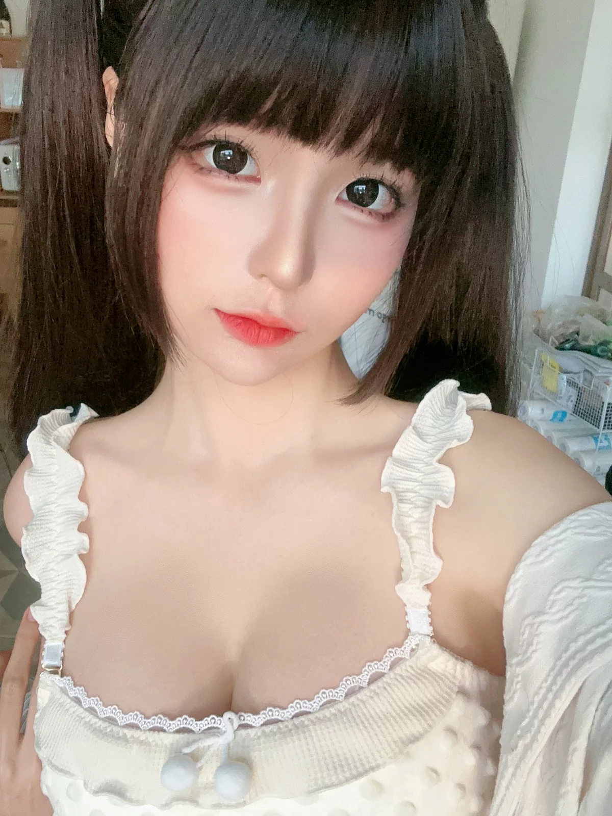 动漫博主蠢沫沫朋友圈自拍主题私房性感多套服饰系列秀丰满身材诱惑写真66P