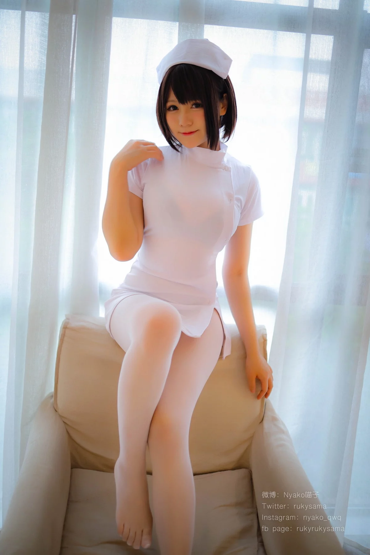 网络美女Nyako喵子护士服主题性感白色护士服配超薄黑丝露黑色内衣诱惑写真155P