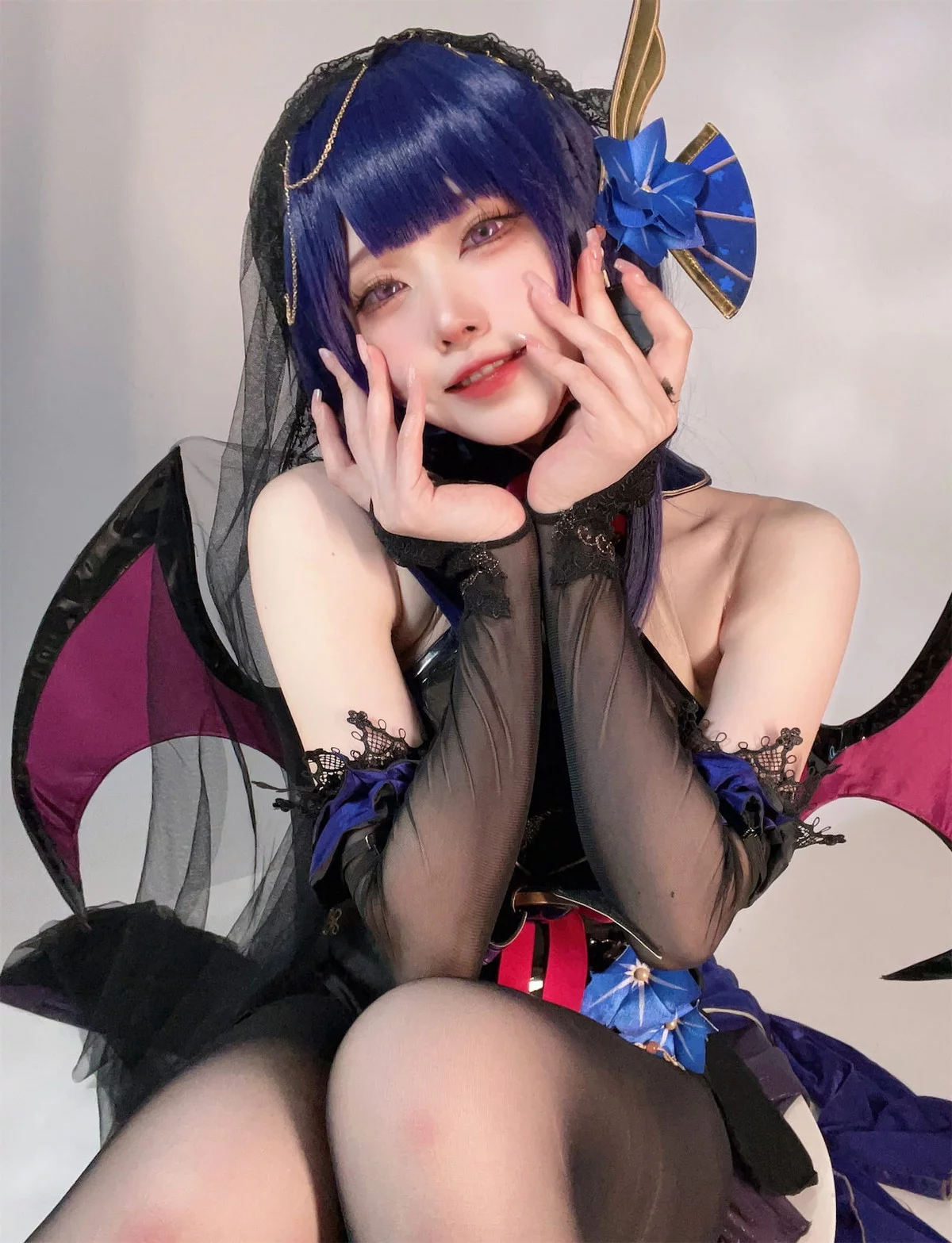 动漫博主安食Ajiki雷电将军魅魔主题性感黑色礼服配超薄黑丝秀美腿诱惑写真35P