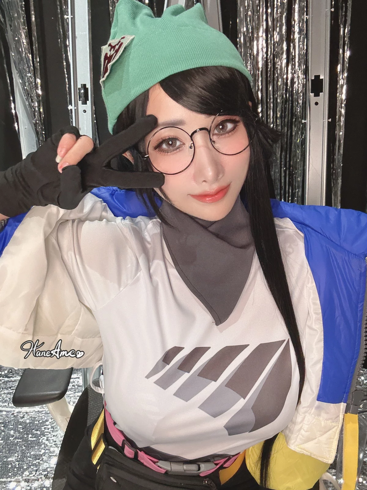 Coser美女雨波_HaneAme瓦罗兰特主题性感黑色情趣内衣秀丰满身材诱惑写真46P