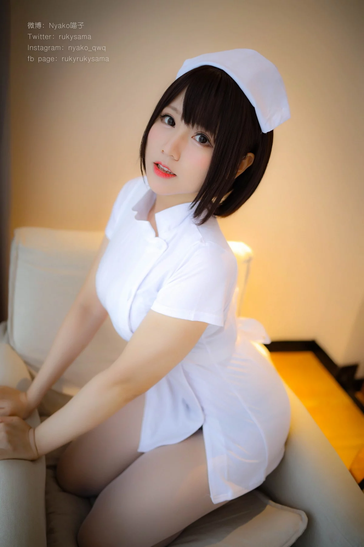 网络美女Nyako喵子护士服主题性感白色护士服配超薄黑丝露黑色内衣诱惑写真155P