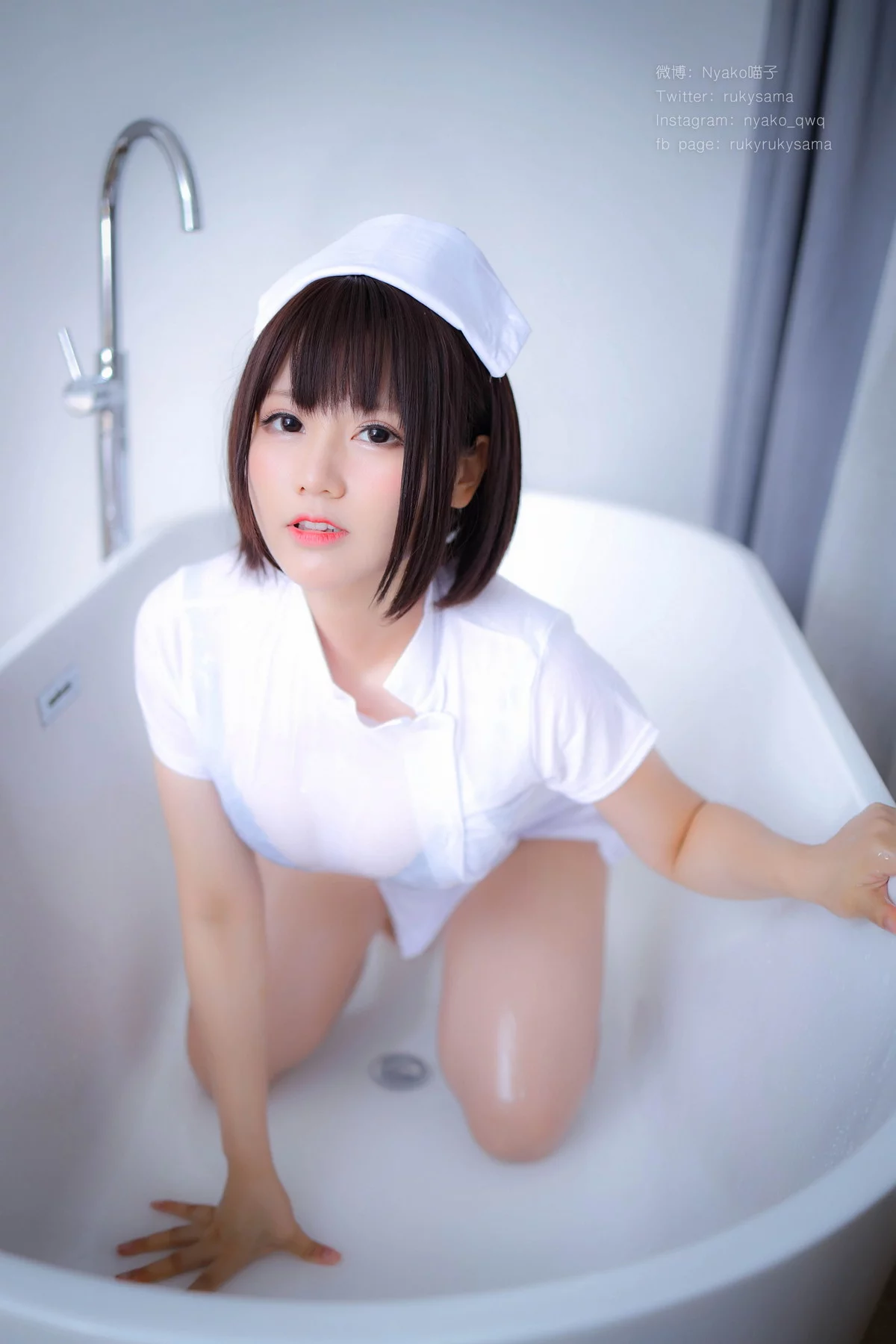 网络美女Nyako喵子护士服主题性感白色护士服配超薄黑丝露黑色内衣诱惑写真155P