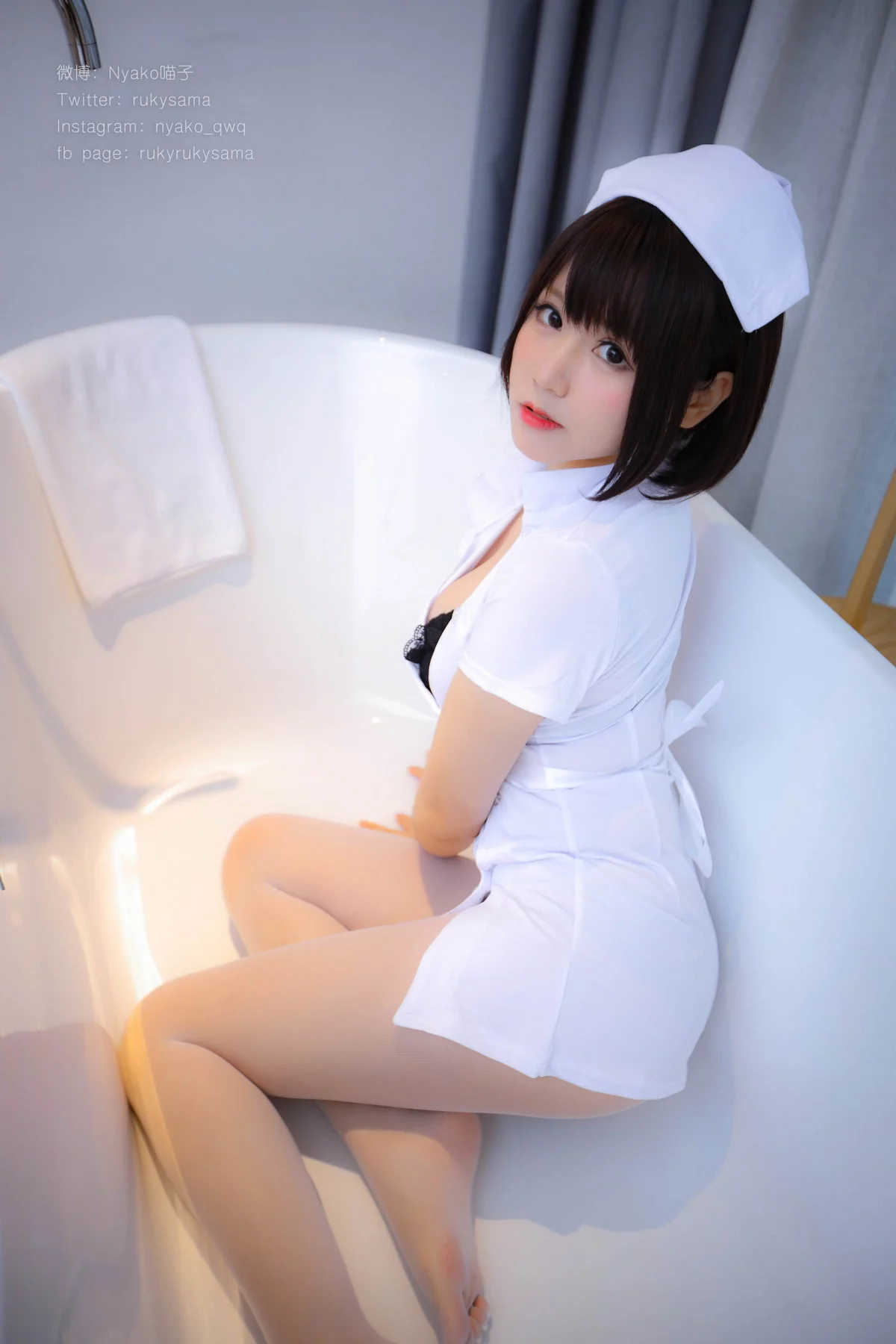 网络美女Nyako喵子护士服主题性感白色护士服配超薄黑丝露黑色内衣诱惑写真155P