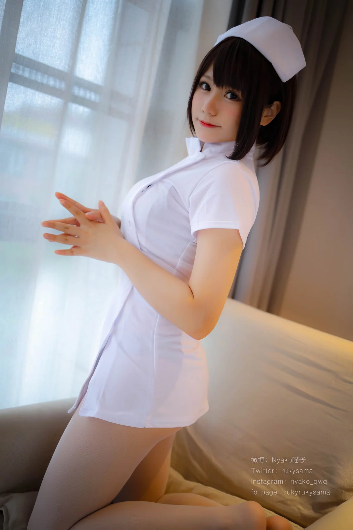 网络美女Nyako喵子护士服主题性感白色护士服配超薄黑丝露黑色内衣诱惑写真155P