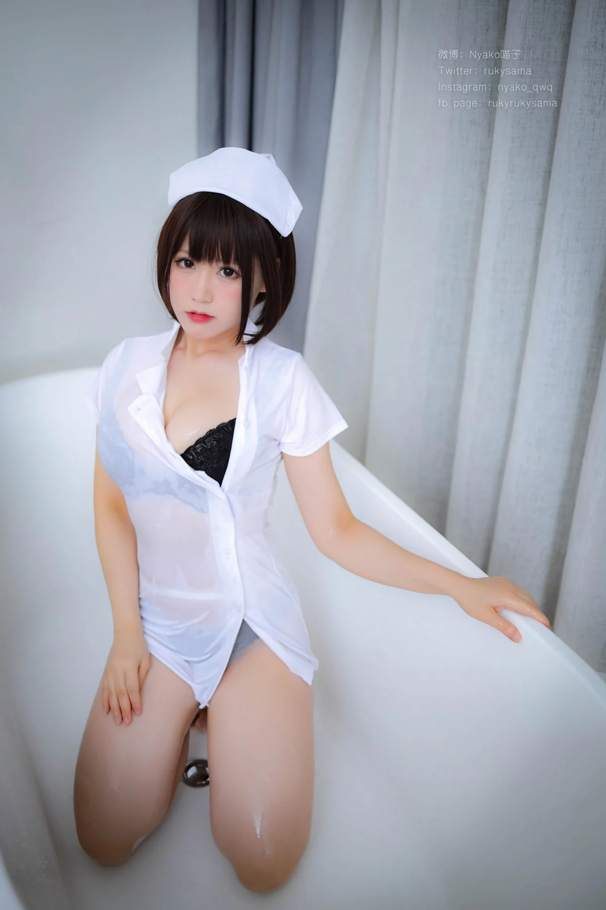 网络美女Nyako喵子护士服主题性感白色护士服配超薄黑丝露黑色内衣诱惑写真155P