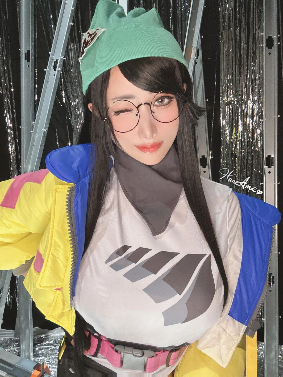 Coser美女雨波_HaneAme瓦罗兰特主题性感黑色情趣内衣秀丰满身材诱惑写真46P