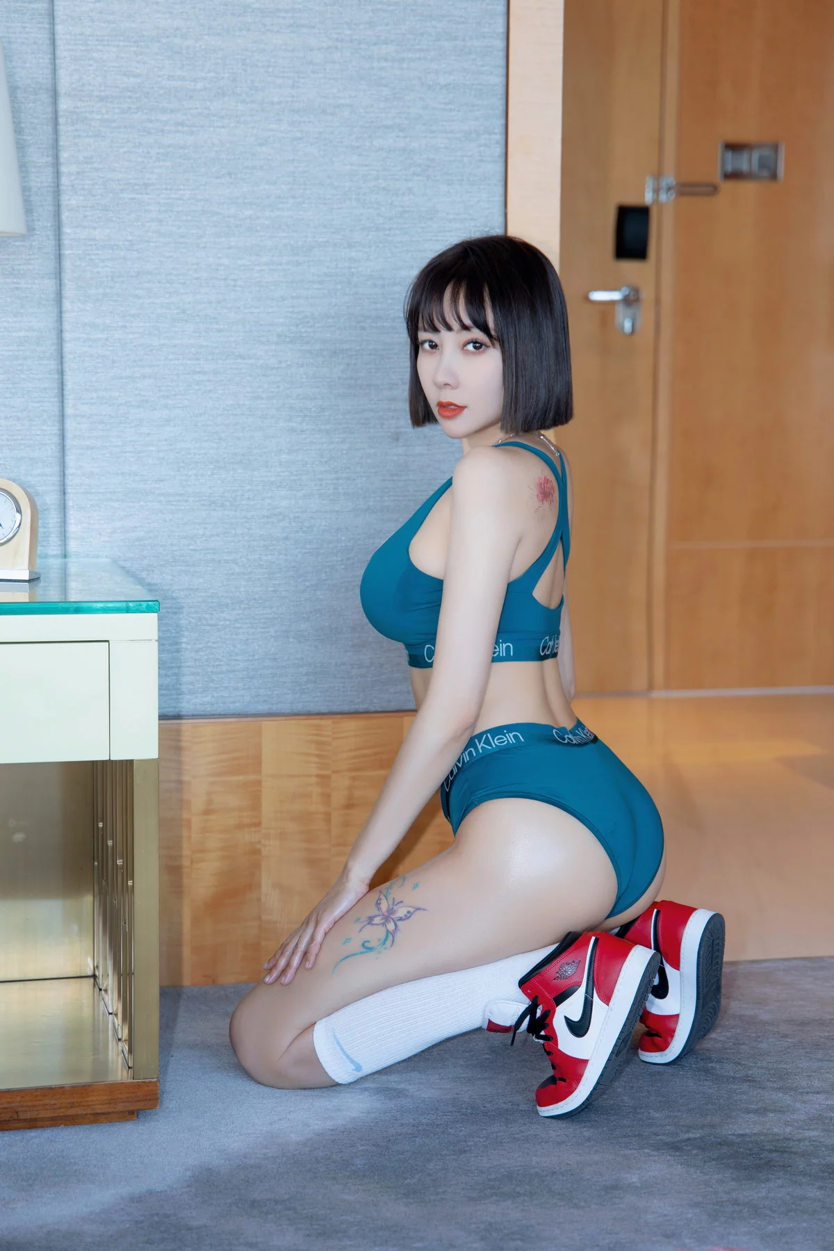 性感御姐果儿Victoria运动内衣主题健身房蓝色运动内衣秀完美身材迷人诱惑写真43P
