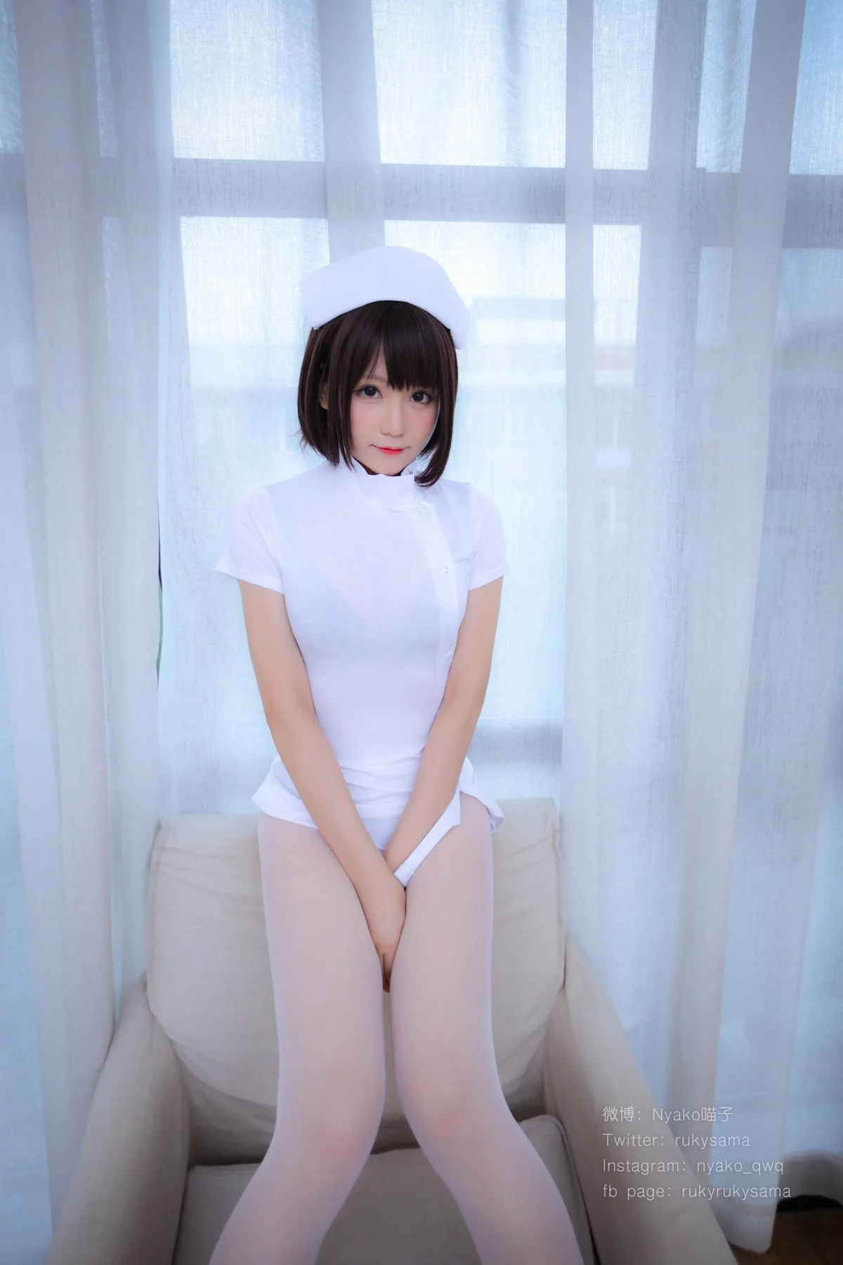 网络美女Nyako喵子护士服主题性感白色护士服配超薄黑丝露黑色内衣诱惑写真155P